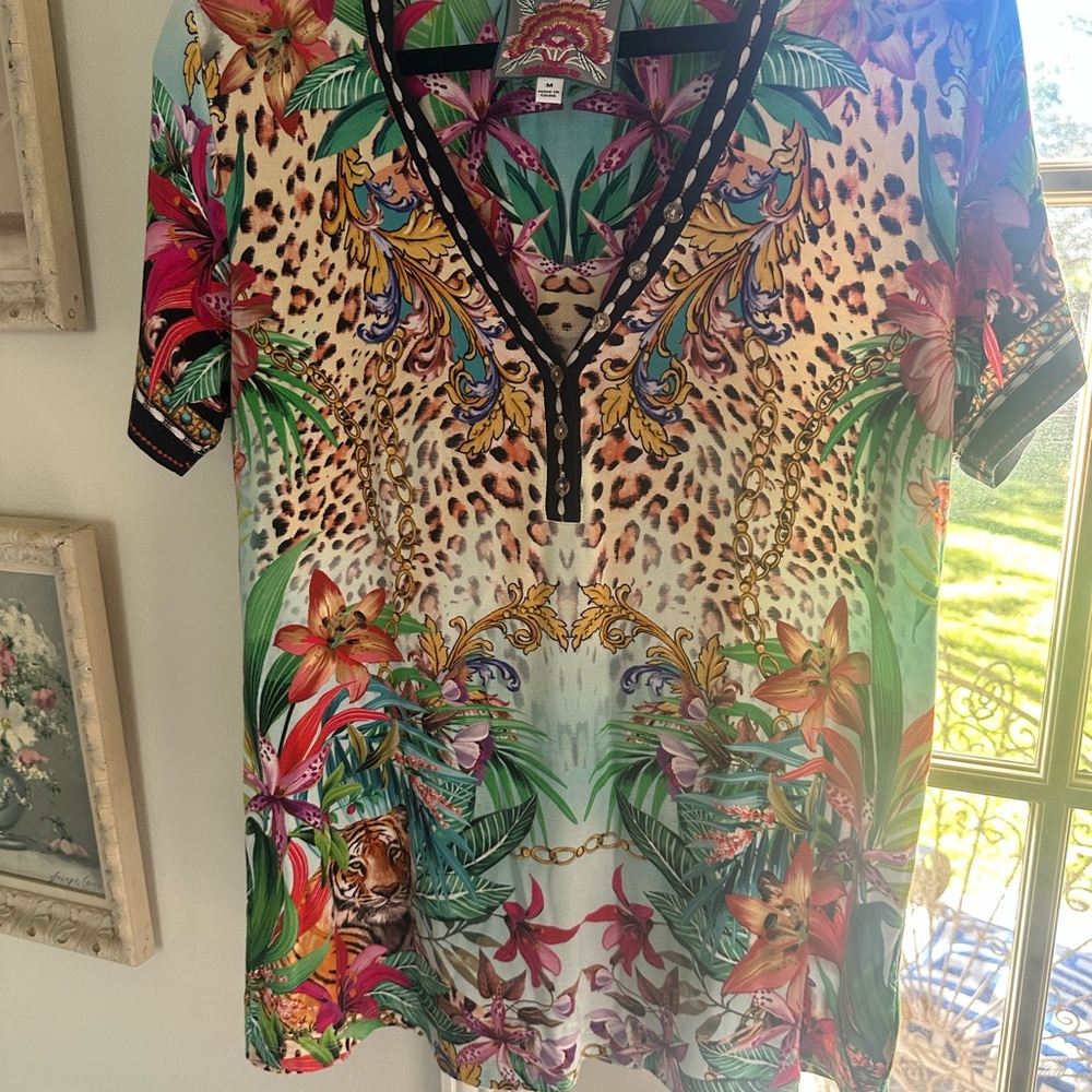 Johnny Was Medium to XL Multicolor V-Neck Women Top